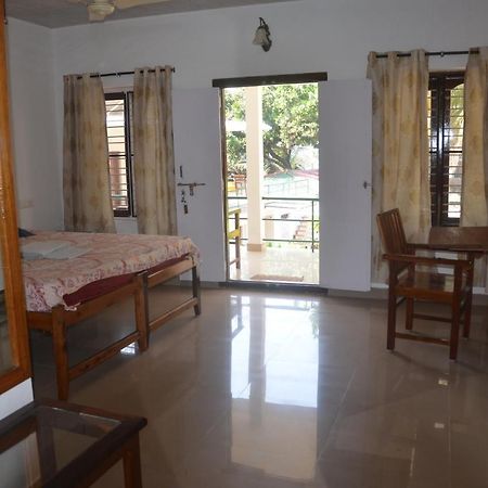 Arya Homestay Bougain Villa Gokarna  Esterno foto