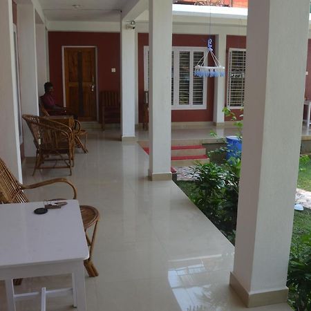 Arya Homestay Bougain Villa Gokarna  Esterno foto