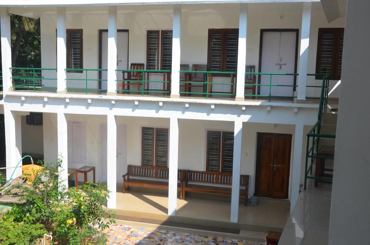Arya Homestay Bougain Villa Gokarna  Esterno foto