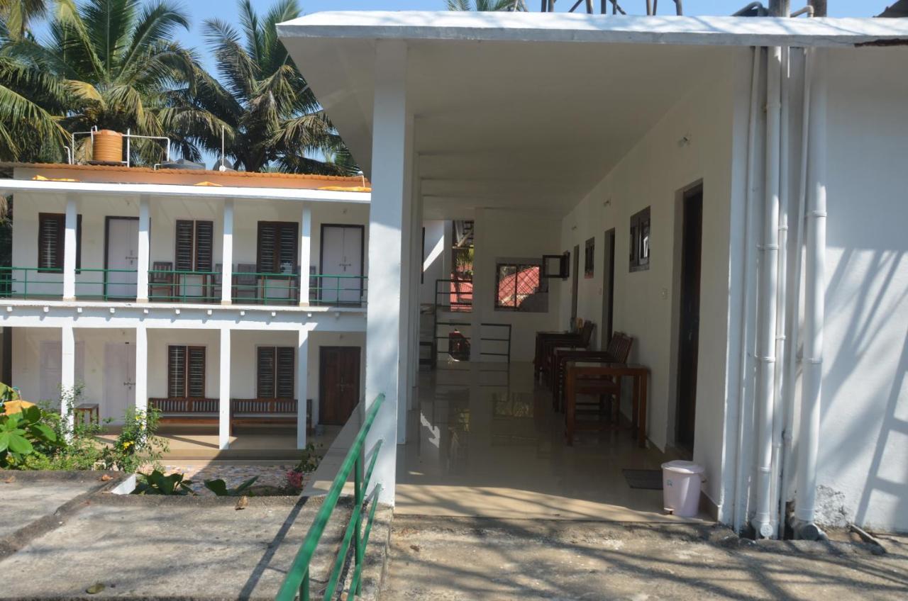 Arya Homestay Bougain Villa Gokarna  Esterno foto