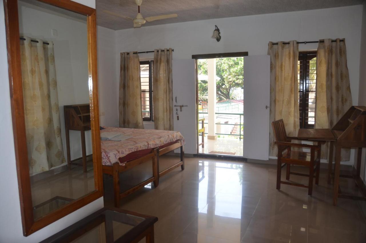 Arya Homestay Bougain Villa Gokarna  Esterno foto