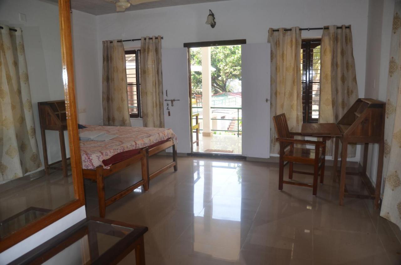 Arya Homestay Bougain Villa Gokarna  Esterno foto