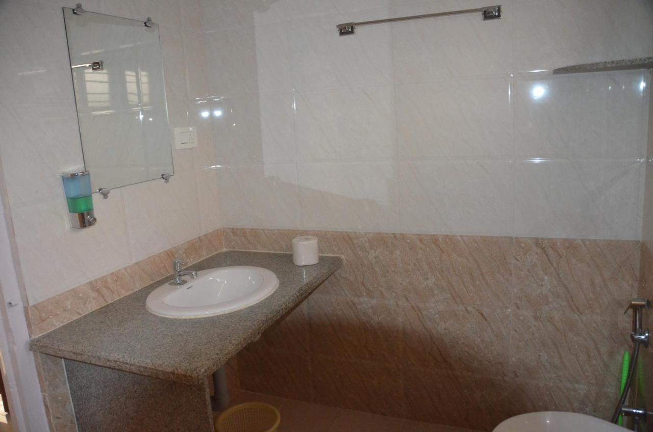 Arya Homestay Bougain Villa Gokarna  Esterno foto