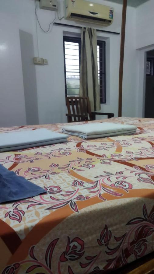 Arya Homestay Bougain Villa Gokarna  Esterno foto